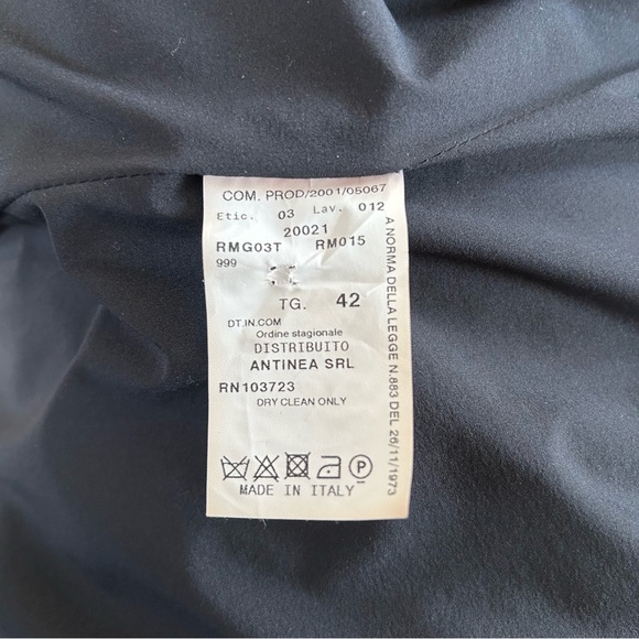 Armani Collezioni Black Blazer - Picture 6 of 8